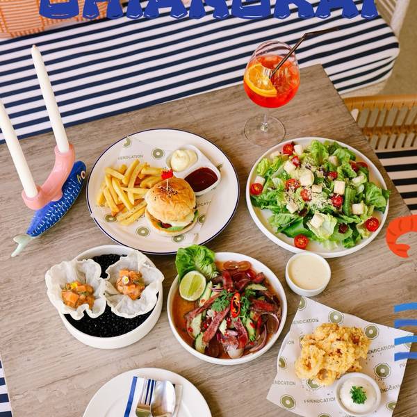 Friendcation Cafe