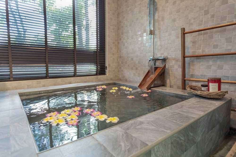 สวนป่าเขาล้อม โฮมสเตย์ (Suan Pa Khao Lom Homestay)