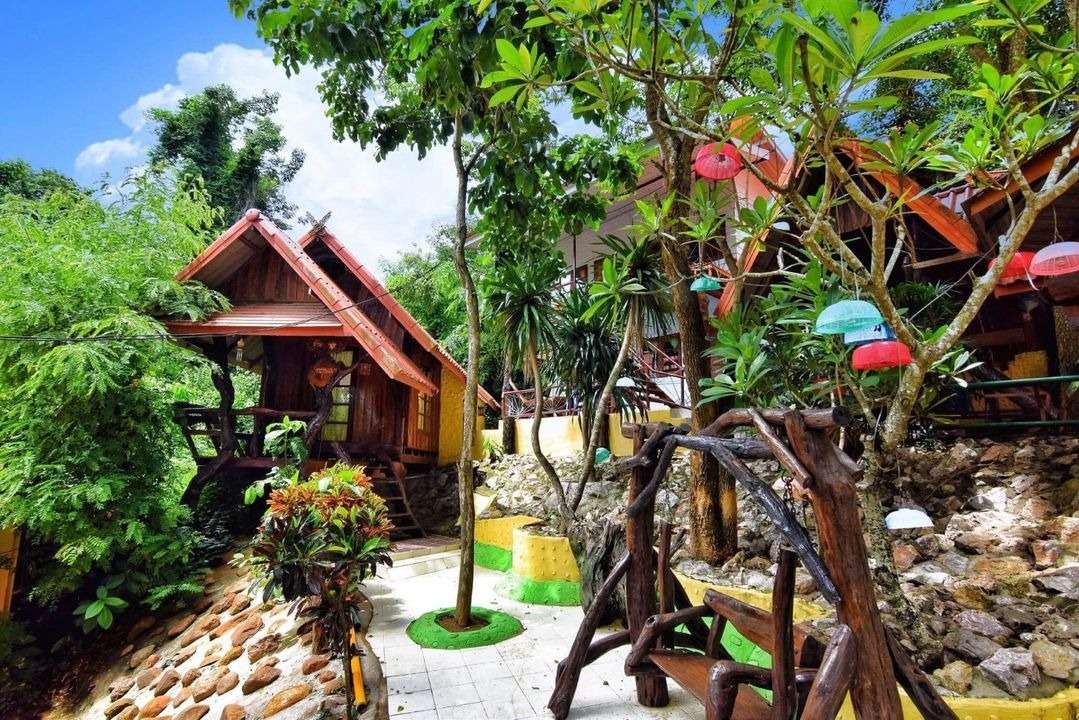 Baan Poompruk Resort 
