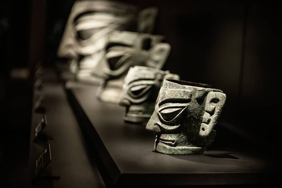 พิพิธภัณฑ์ Sanxingdui (Three-Star Piles Museum)