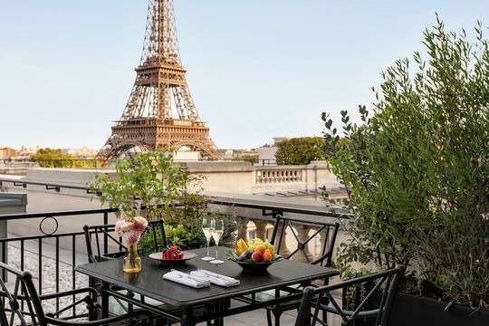 โรงแรมแชงกรี-ลา ปารีส (Shangri-La Paris)