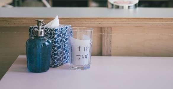 Tipping Culture in Thailand: Your Complete Guide to Showing Appreciation the Right Way, Traveloka Team