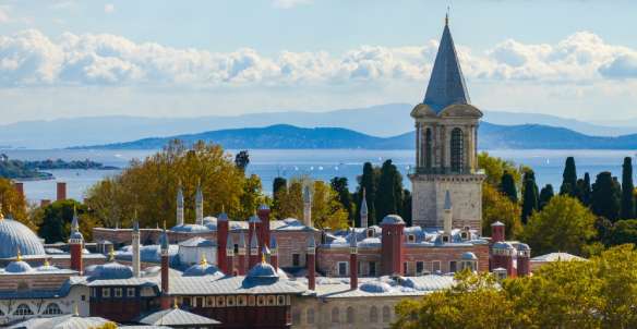 How to Get from Istanbul Airport to the City Centre: Metro, Bus, Taxi and More, Traveloka Team