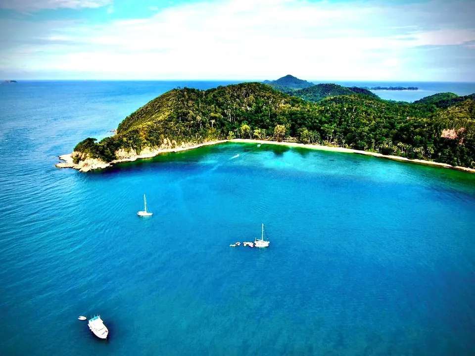 Plan Your Trip to Sibu Island: Beach & Snorkeling Guide, 5 min read