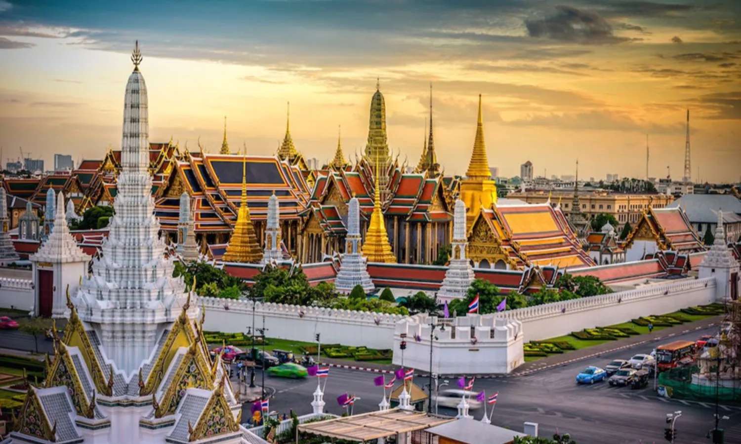Có nhiều điểm tham quan Thái Lan như chùa chiền, cung điện,...