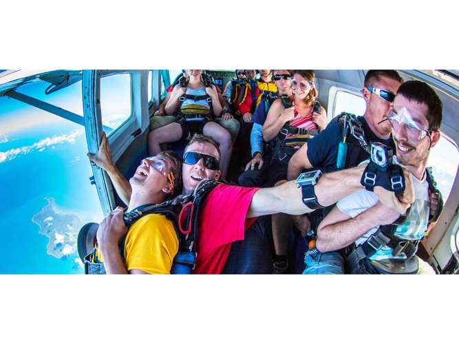 ตั๋วดิ่งพสุธา (Skydrive) ที่เมืองแคนส์ 1