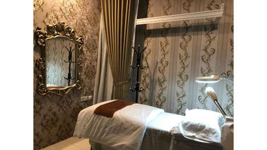 Royal Salon & Spa, RM 57