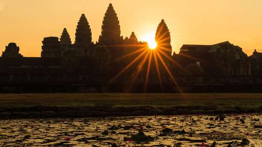 Angkor Temples Sunrise Tour by Tuk-Tuk, Rp 446.960