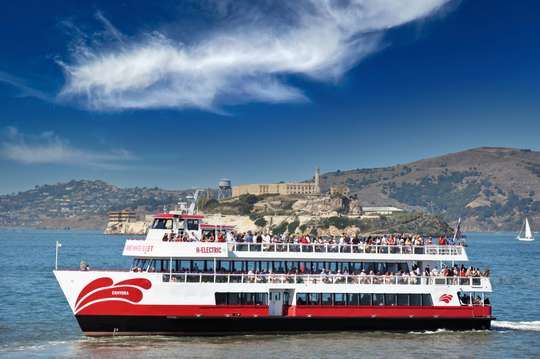 San Francisco Bay 1.5 Hour Bridge to Bridge Sightseeing Boat Cruise by Red and White Fleet, RM 158