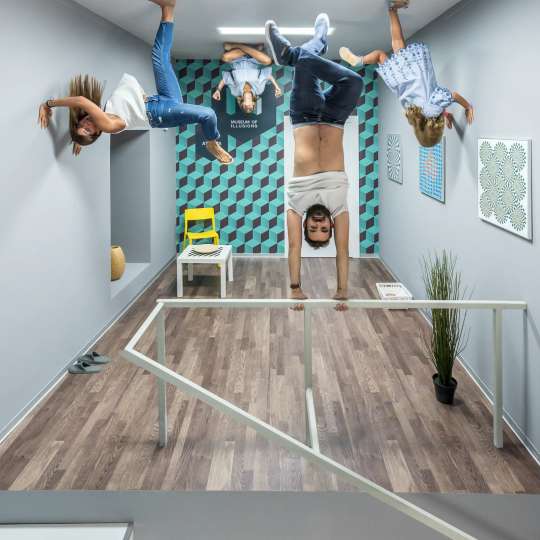Museum Of Illusions Athens, Rp 275.267
