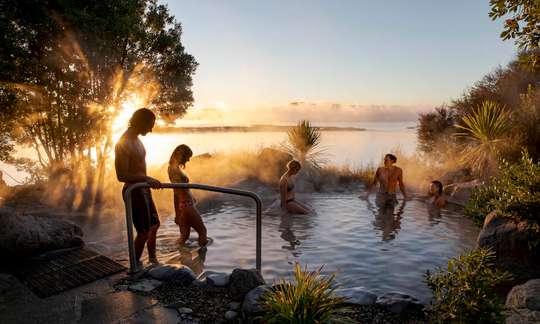 Polynesian Spa Entry & Deluxe Lake Spa