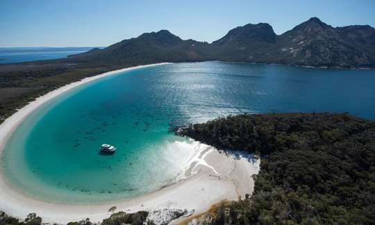 Bruny Island Wilderness Cruise and Bus Transfer from Hobart