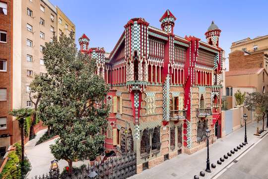 Gaudi Houses: Casa Vicens, Casa Batllo, Casa Mila Guided Tour in English, Mandarin, Korean, Rp 2.232.136