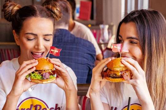 Hard Rock Cafe Yankee Stadium Dining Experience, Rp 673.173