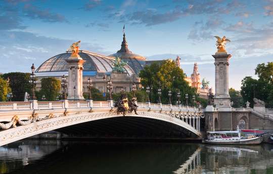Paris Panoramic Bus Tour and Seine River Cruise