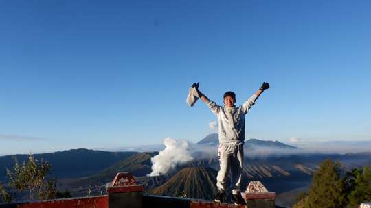 Nuswantara BROMO ONE DAY TRIP SUNRISE | PANORAMA | SUNSET Dari Surabaya (Wisatawan Asing)