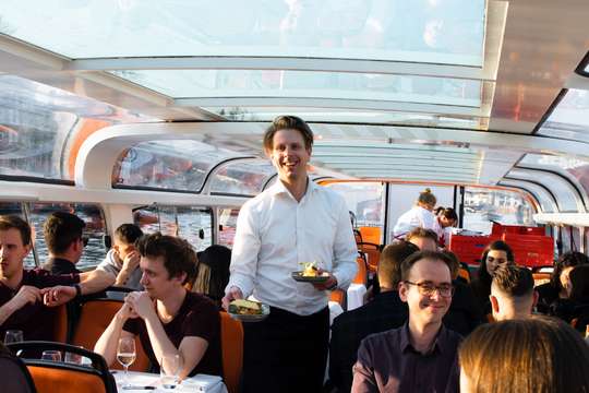 Amsterdam Canal Cruise with 4-Course Dinner, Rp 1.806.149