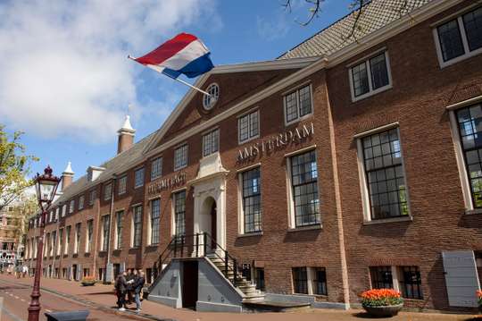 Hermitage Amsterdam, 741.931 VND