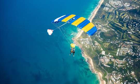 Noosa Tandem Skydive up to 13,000ft Weekday