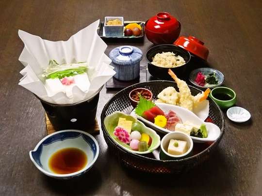 Kyoto Myoshinji Temple Tour to Taizo-in with Kyoto Cuisine Lunch at Hanagokoro