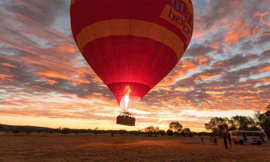 Hot Air Balloon Flight over Alice Springs - 60 Minutes