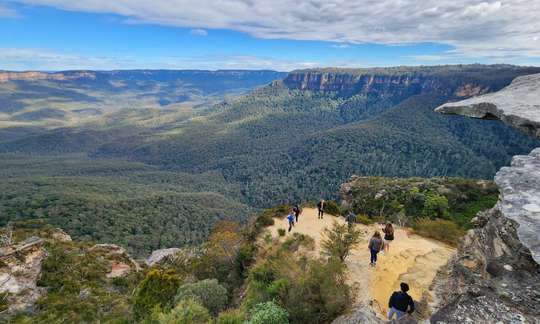 Blue Mountains Full Day Tour with Waterfall Walk and Lunch, 2.220.183 VND