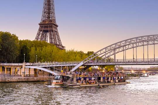 Du thuyền sông Seine của Bateaux Parisiens – Khởi hành từ Tháp Eiffel, 533.672 VND