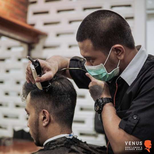 Venus Barbershop Venus Barat, THB 111.10