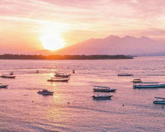 Pink Beach & Gili Petelu Lombok Tour - 1 Day , THB 2,592.24