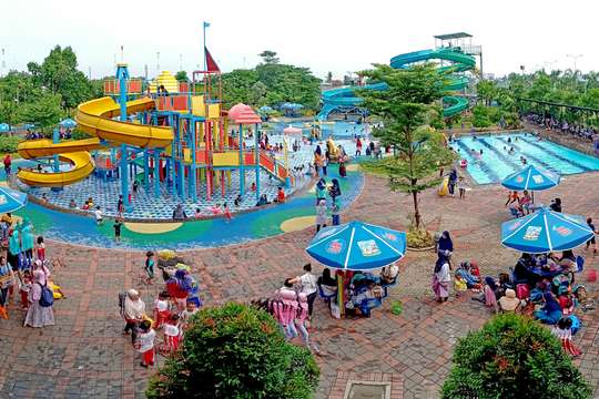 Green Lake View Waterpark Tickets, Rp 50.000