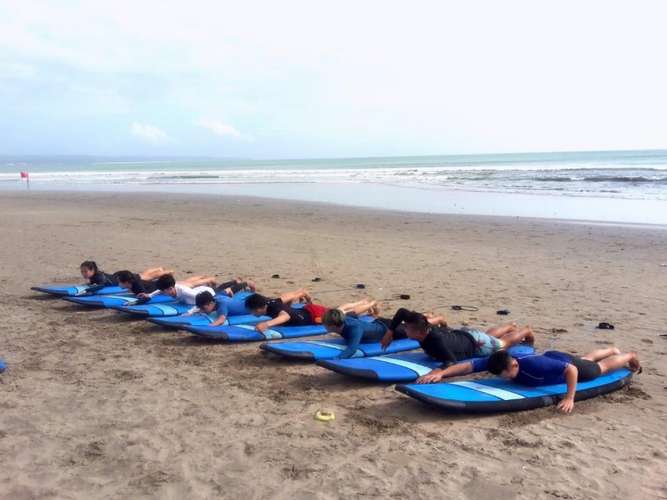 衝浪課程在 7Surf Bali 3