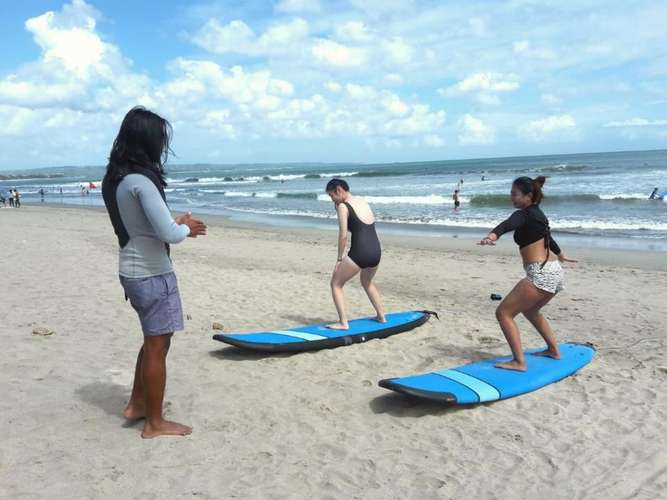 衝浪課程在 7Surf Bali 1