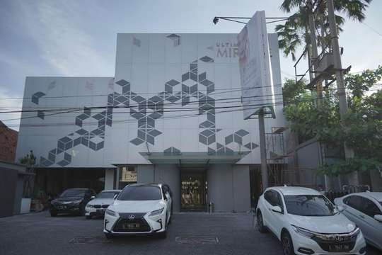 Miracle Ultimate Thamrin Surabaya, Rp 620.000