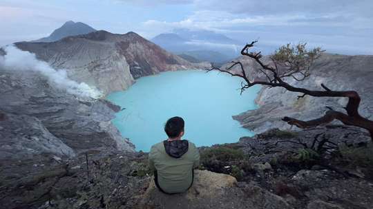 Ijen Crater Blue Fire, THB 745.57