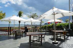 Warung Koffie Batavia BSB Beach
