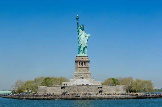 Circle Line "Statue of Liberty Midtown NYC" Cruise (1 hour): Reserved Straight-to-Board Ticket