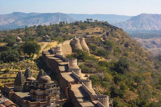 From Jodhpur : A Day Trip of Ranakpur Jain Temple, Kumbhalgarh Fort and Jawai Leopard Safari.