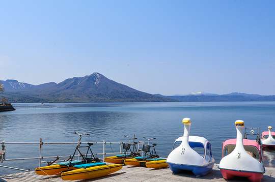 【Hokkaido Regular Sightseeing Bus】 D Lake Shikotsu & Lake Toya Round Trip Course (Audio Guide Course)