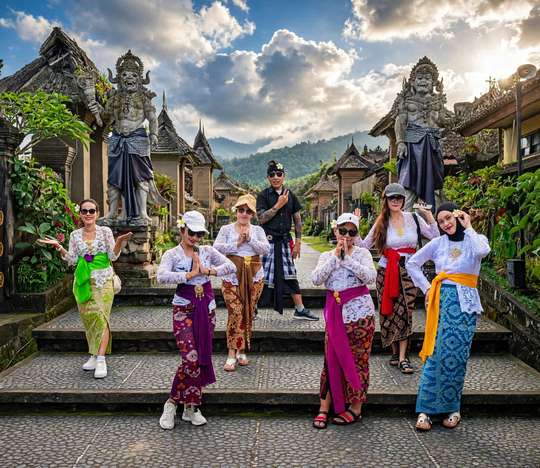 Economic Package 3D2N Bali: Pandawa, Melasti, Uluwatu, Penglipuran and Ubud, RM 381