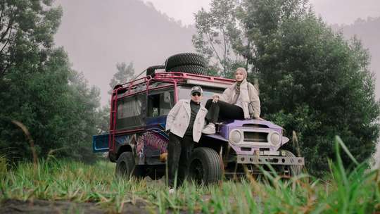 PRIVATE BROMO MIDNIGHT TRIP PACKAGE SPECIAL (5 PEOPLE), THB 1,110.96
