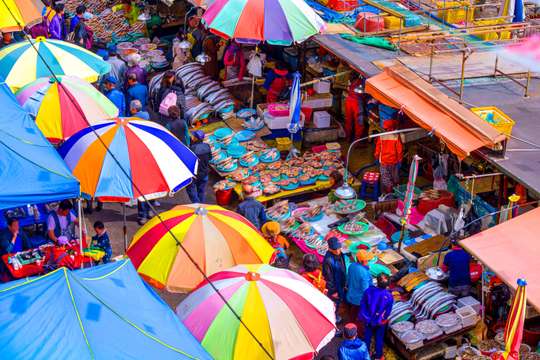 Busan Sunset Tour with Sky Capsule, Old Town & Local Snacks