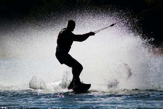 Wake Boarding di Bentota