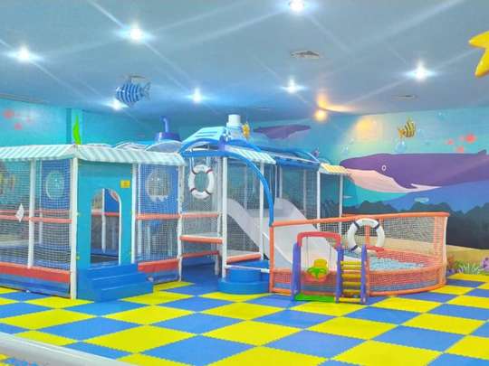 HAPPYTOPIA SLEMAN CITY HALL, 749円