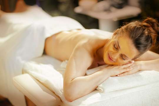 KLINIQ WELLNESS SPA Central World