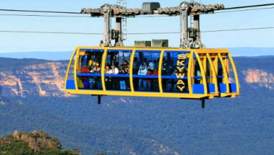 [Guaranteed Departure] Blue Mountains and Sydney Zoo Day Tour Including Free Koala Photo and Kangaroo Feeding in English or Mandarin | Sydney