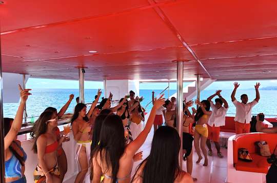 Pengalaman Pelayaran Kapal Layar Pesta Boracay Red Whale | Filipina