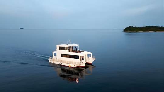 AMORE YACHT RANOH ISLAND BATAM