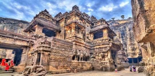 2-Day Ellora Caves & Aurangabad Heritage Tour from Mumbai
