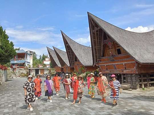 4D3N Silangit - Lake Toba - Siantar - Medan, S$265