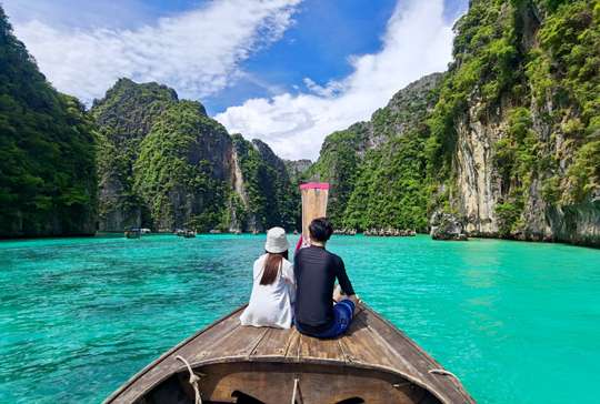 Chuyến đi trong ngày đến Phi Phi bằng thuyền đuôi dài riêng (Khởi hành từ Phuket)